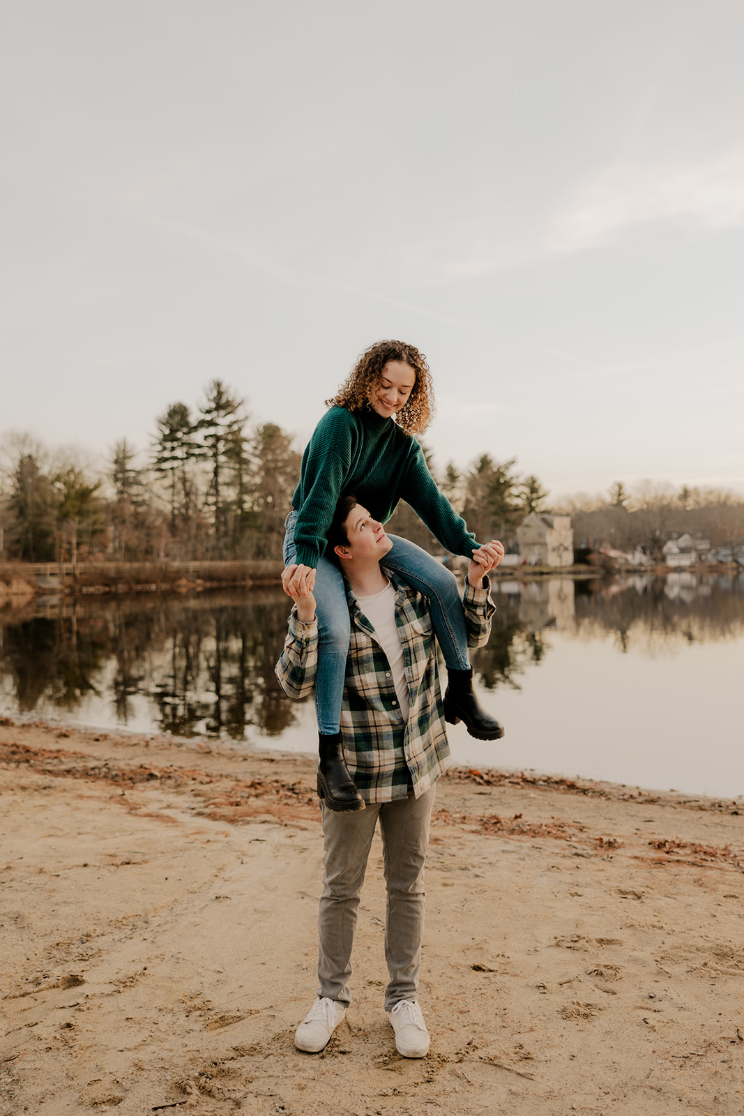 engagement photoshoot on a Fall New England beach 