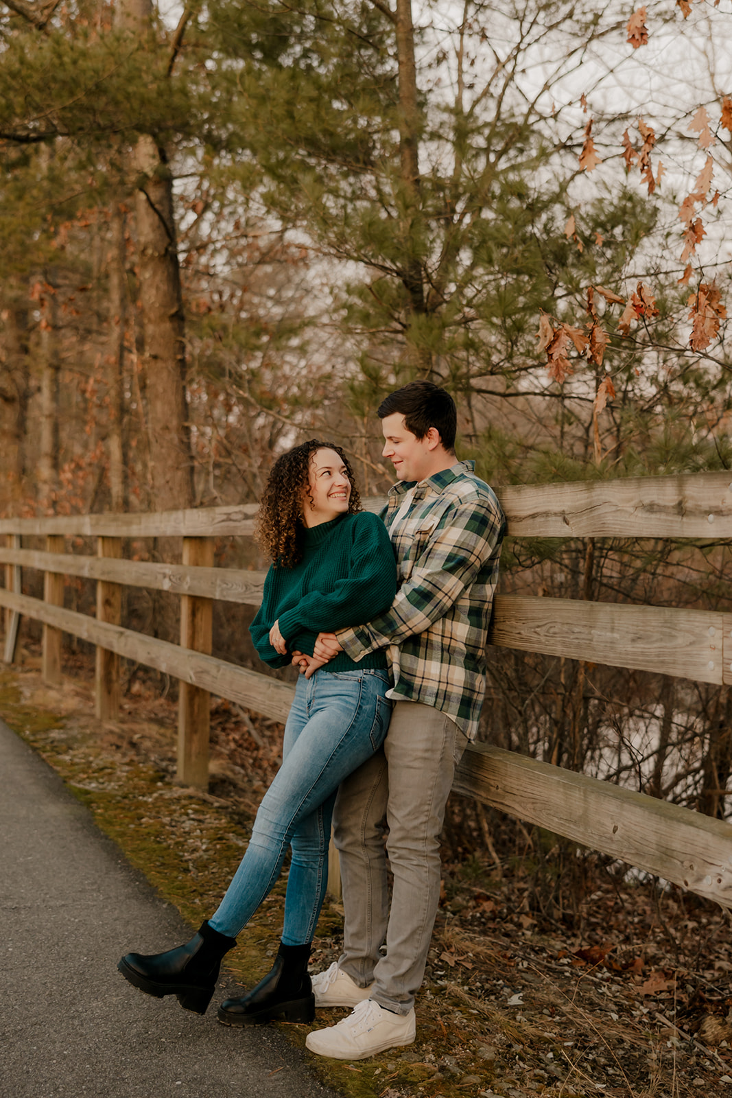 stunning New England engagement photoshoot with the Fall foliage in the background