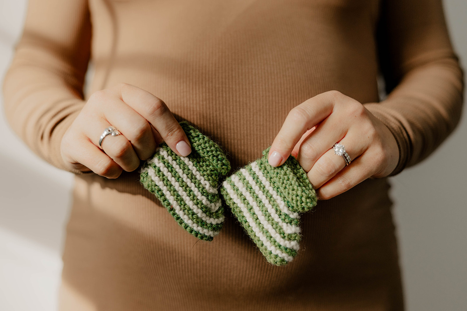 details of a stunning New England maternity photo shoot