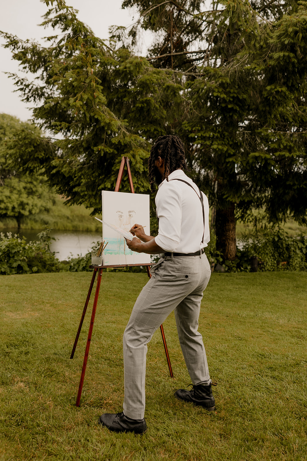 stunning example of an outdoor storytelling photoshoot