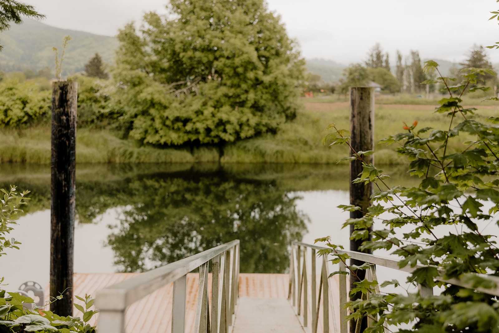 stunning example of an outdoor storytelling photoshoot