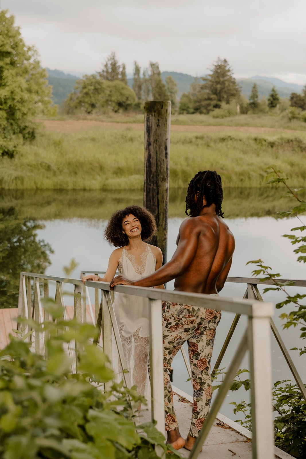 stunning example of an outdoor storytelling photoshoot