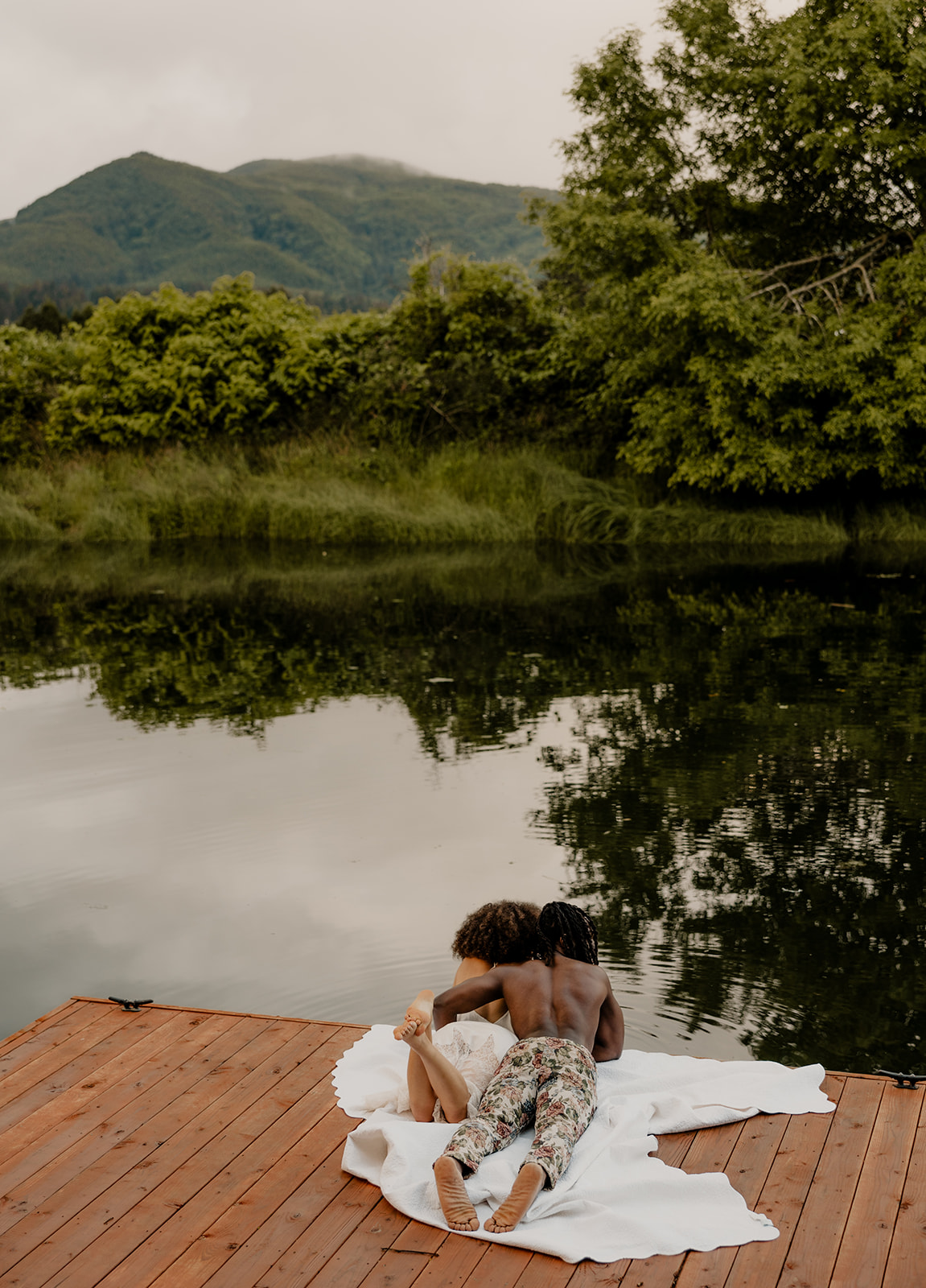 stunning example of an outdoor storytelling photoshoot